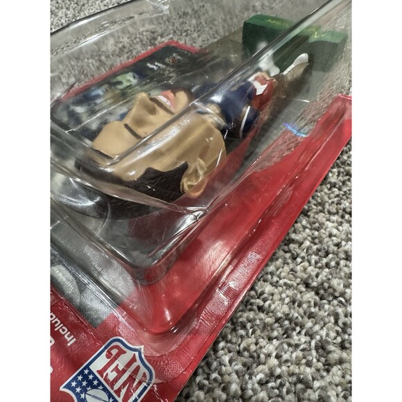 2001 Upper Deck NFL Play Makers Kurt Warner Bobblehead Card Collectible STL Rams - Picture 3 of 4